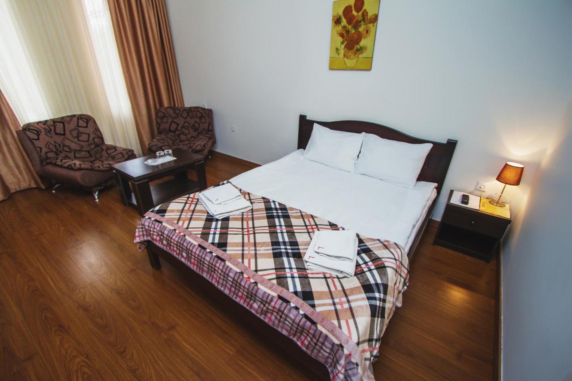 Hotel Lux Тбілісі Номер фото