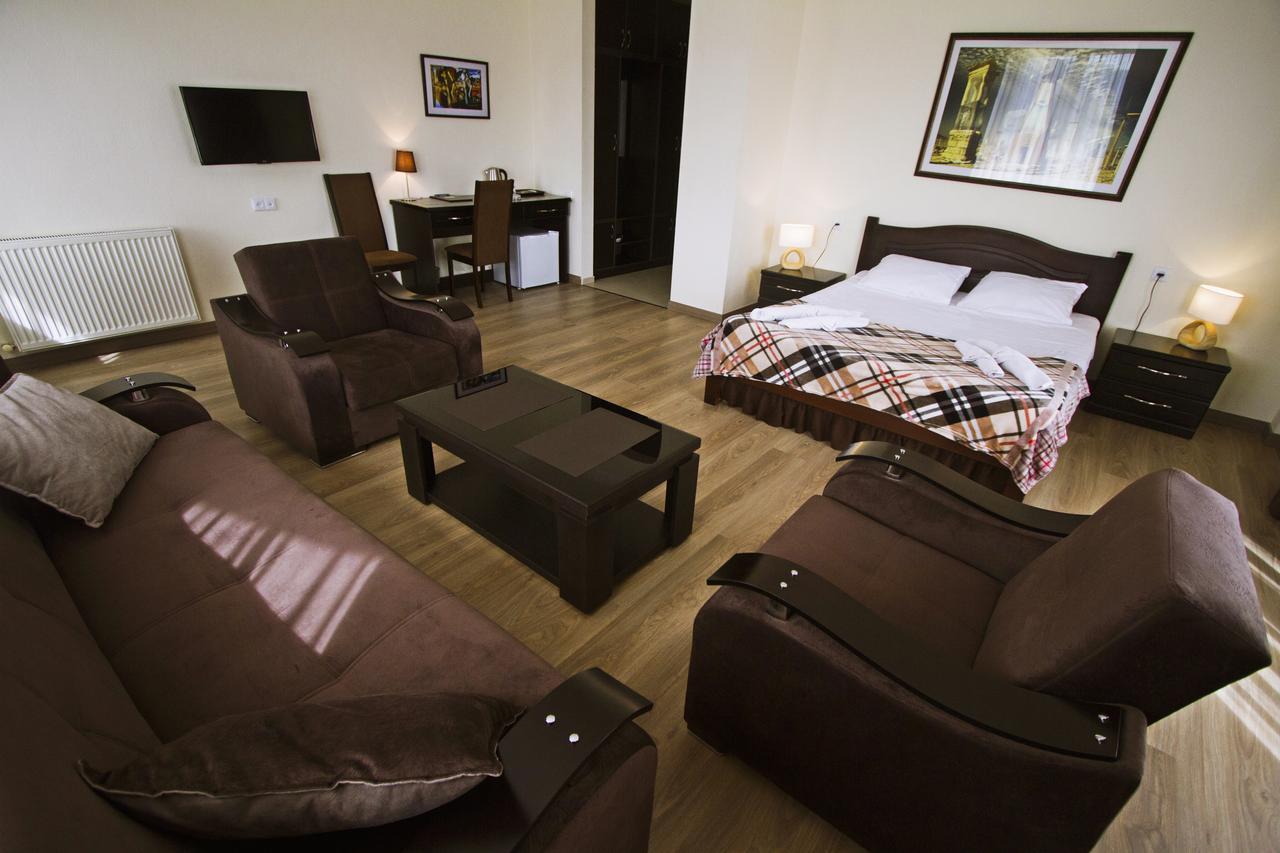 Hotel Lux Тбілісі Екстер'єр фото
