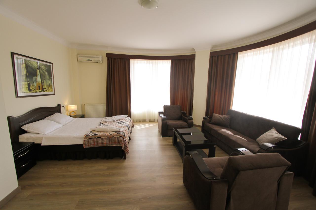 Hotel Lux Тбілісі Екстер'єр фото