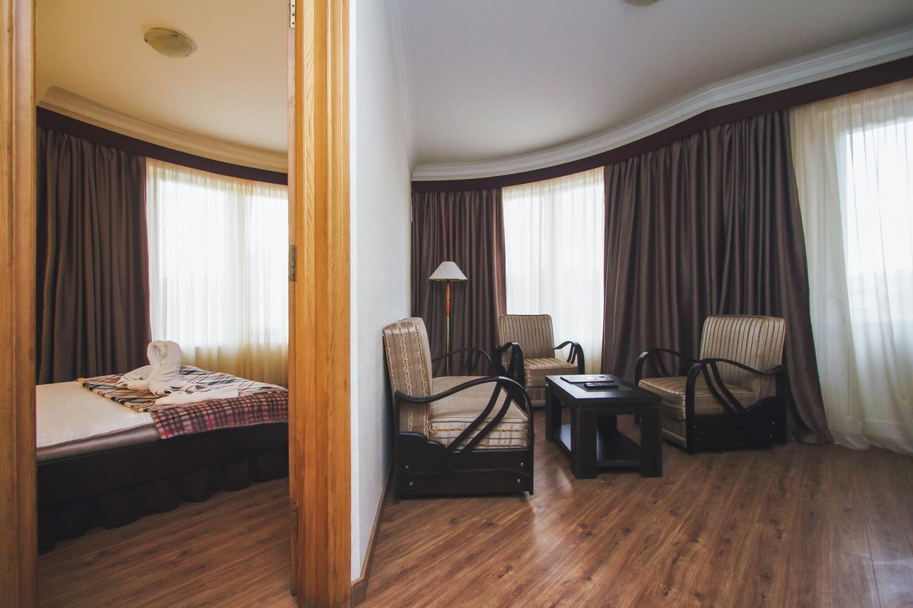Hotel Lux Тбілісі Екстер'єр фото